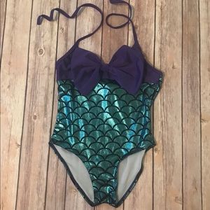 Girls Mermaid Swimsuit. NWOT